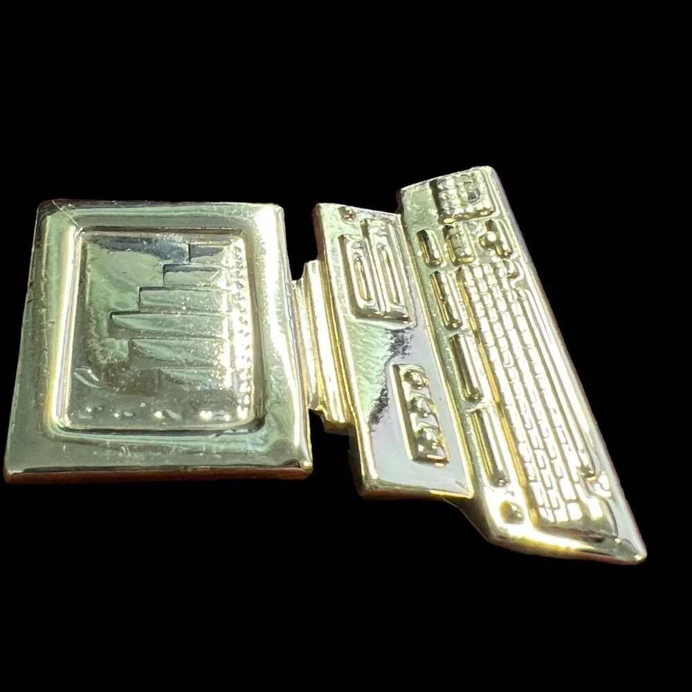 AJC Desktop Computer‎ Brooch Gold Toned Nostalgic Vintage Lapel Pin